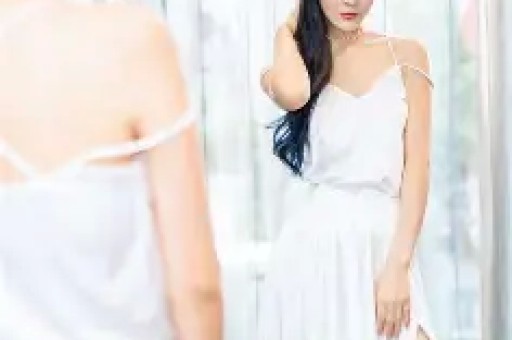 知名网红表妹李 KK破产！未婚生女后掉粉上百万转行去卖小吃